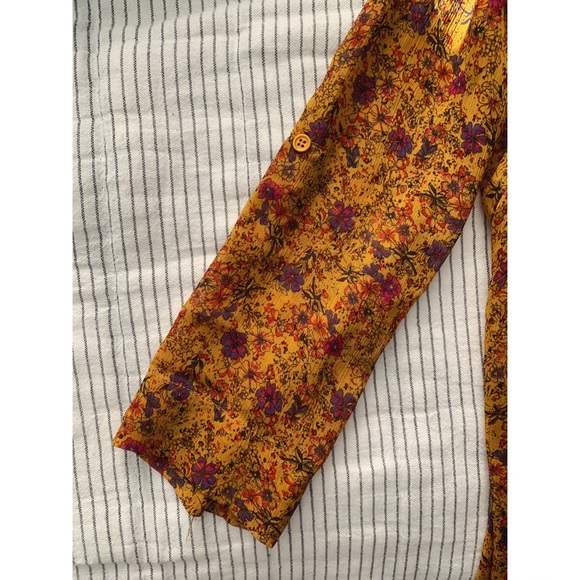 Mustard floral blouse with adjustable sleeves - Picture 5 of 6